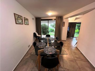 VENTA CASA EN CARLOS PAZ CON VISTA, CENTRICA APTO CDTO