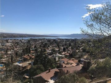 VENTA CASA EN CARLOS PAZ CON VISTA, CENTRICA APTO CDTO