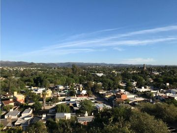VENTA CASA EN CARLOS PAZ CON VISTA, CENTRICA APTO CDTO