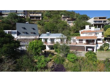 VENTA CASA EN CARLOS PAZ CON VISTA, CENTRICA APTO CDTO