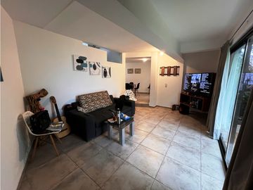VENTA CASA EN CARLOS PAZ CON VISTA, CENTRICA APTO CDTO