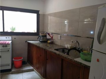 VENTA CASA EN CARLOS PAZ CON VISTA, CENTRICA APTO CDTO