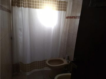 VENTA CASA EN CARLOS PAZ CON VISTA, CENTRICA APTO CDTO