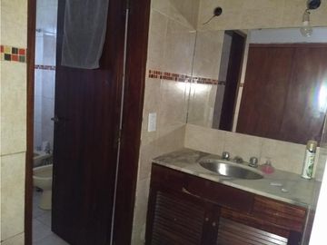 VENTA CASA EN CARLOS PAZ CON VISTA, CENTRICA APTO CDTO