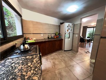 VENTA CASA EN CARLOS PAZ CON VISTA, CENTRICA APTO CDTO