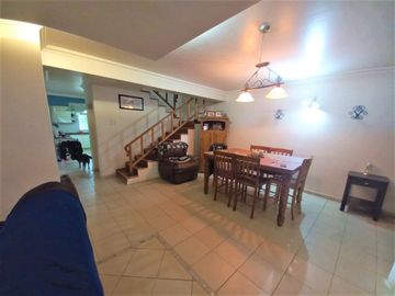 GREENWOOD VENDE HERMOSA Y AMPLIA PROPIEDAD EN GODOY CRUZ, EXCELENTE CALIDAD CONSTRUCTIVA Y UBICACION INMEJORABLE