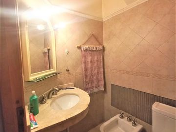 GREENWOOD VENDE HERMOSA Y AMPLIA PROPIEDAD EN GODOY CRUZ, EXCELENTE CALIDAD CONSTRUCTIVA Y UBICACION INMEJORABLE