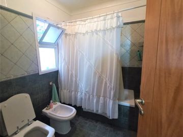 GREENWOOD VENDE HERMOSA Y AMPLIA PROPIEDAD EN GODOY CRUZ, EXCELENTE CALIDAD CONSTRUCTIVA Y UBICACION INMEJORABLE