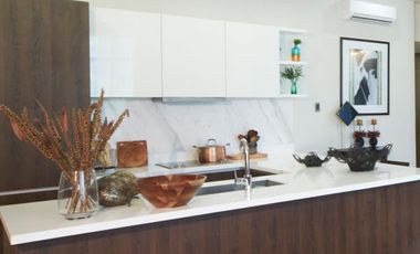 3 Bedroom Luxury Penthouse unit near EDSA Shangri la, SM Megamall, Capitol Commons, BGC and Ortigas Business District