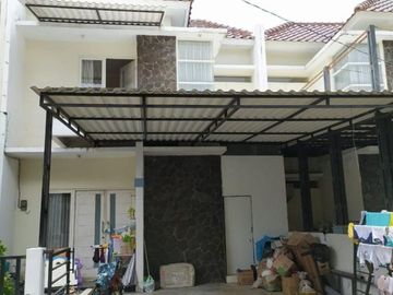 Rumah Minimalis SHM di Perumahan Greenlake Mangrove