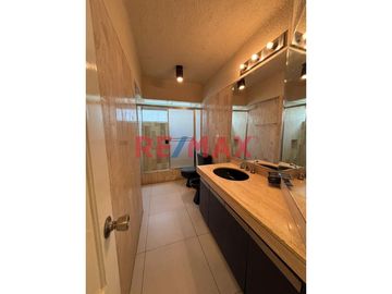 🌊 ¡VIVE FRENTE AL MAR CON TODAS LAS COMODIDADES!
📍 Malecón San Martín – Ancón
✨ Hermoso departamento en venta con una espectacular vista directa al