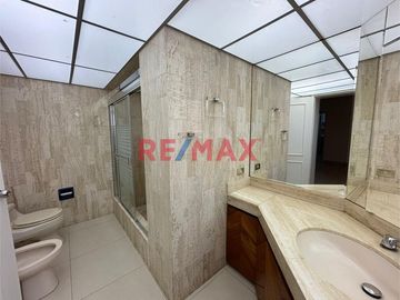 🌊 ¡VIVE FRENTE AL MAR CON TODAS LAS COMODIDADES!
📍 Malecón San Martín – Ancón
✨ Hermoso departamento en venta con una espectacular vista directa al