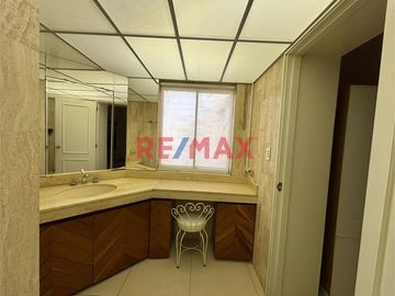 🌊 ¡VIVE FRENTE AL MAR CON TODAS LAS COMODIDADES!
📍 Malecón San Martín – Ancón
✨ Hermoso departamento en venta con una espectacular vista directa al