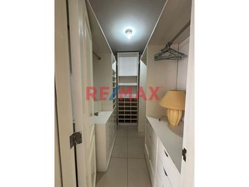🌊 ¡VIVE FRENTE AL MAR CON TODAS LAS COMODIDADES!
📍 Malecón San Martín – Ancón
✨ Hermoso departamento en venta con una espectacular vista directa al