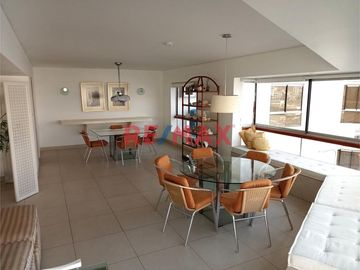 🌊 ¡VIVE FRENTE AL MAR CON TODAS LAS COMODIDADES!
📍 Malecón San Martín – Ancón
✨ Hermoso departamento en venta con una espectacular vista directa al
