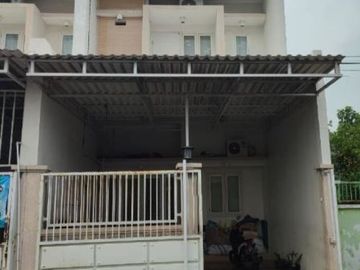 Rumah Kedinding Tengah Siap Huni, Row jalan 2.5 mobil