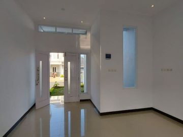 Diskon 300 Juta Rumah Smarthome Berkolam Renang Free Furnish di Cimahi Cipageran