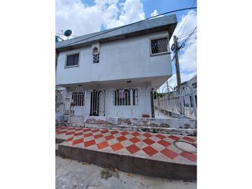 CASA EN VENTA PISO 1 + 2 APTOS EN 2 PISO BARIO LAS GAVIOTAS