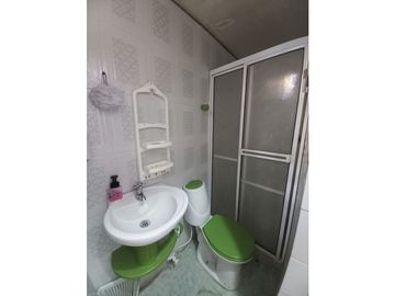 CASA EN VENTA PISO 1 + 2 APTOS EN 2 PISO BARIO LAS GAVIOTAS