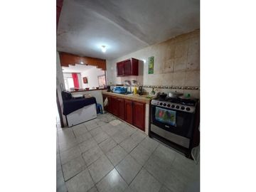 CASA EN VENTA PISO 1 + 2 APTOS EN 2 PISO BARIO LAS GAVIOTAS