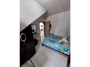 CASA EN VENTA PISO 1 + 2 APTOS EN 2 PISO BARIO LAS GAVIOTAS