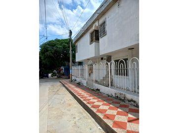 CASA EN VENTA PISO 1 + 2 APTOS EN 2 PISO BARIO LAS GAVIOTAS