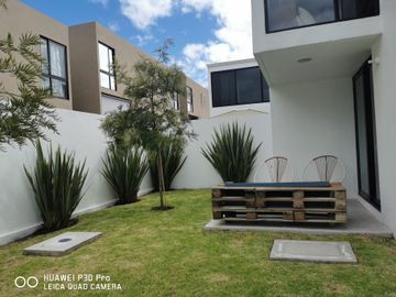 Hermosa Casa en Altos Juriquilla.