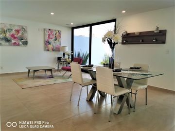 Hermosa Casa en Altos Juriquilla.