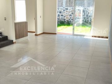 VENTA DE CASA NUEVA EN COLONIA DEFENSORES DE PUEBLA.