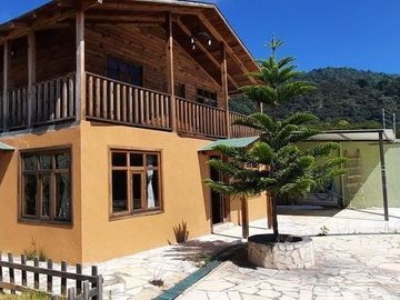 CASA EN VENTA  CON ALBERCA CLIMATIZADA EN TEOPISCA