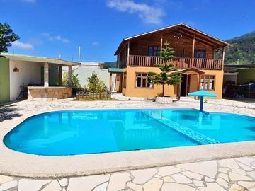 CASA EN VENTA  CON ALBERCA CLIMATIZADA EN TEOPISCA