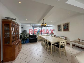 ¡Descubre tu refugio ideal en Santa María del Mar!

🏖️ Excelente Casa de Playa en Santa María del Mar a un paso del Club Esmeralda

Presentamos un