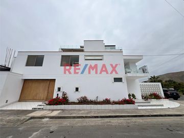 ¡Descubre tu refugio ideal en Santa María del Mar!

🏖️ Excelente Casa de Playa en Santa María del Mar a un paso del Club Esmeralda

Presentamos un
