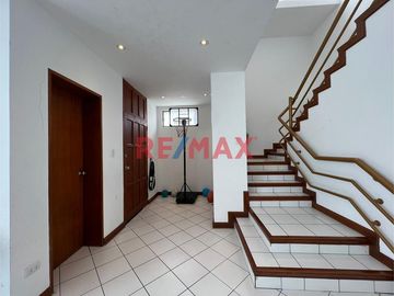 ¡Descubre tu refugio ideal en Santa María del Mar!

🏖️ Excelente Casa de Playa en Santa María del Mar a un paso del Club Esmeralda

Presentamos un