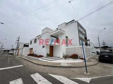 ¡Descubre tu refugio ideal en Santa María del Mar!

🏖️ Excelente Casa de Playa en Santa María del Mar a un paso del Club Esmeralda

Presentamos un