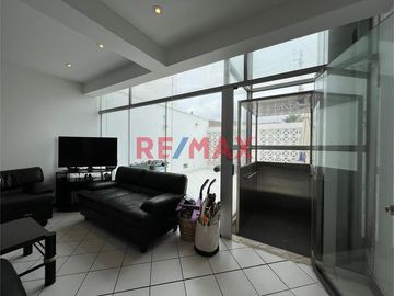 ¡Descubre tu refugio ideal en Santa María del Mar!

🏖️ Excelente Casa de Playa en Santa María del Mar a un paso del Club Esmeralda

Presentamos un