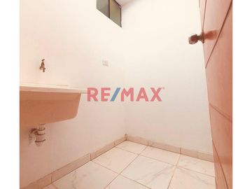 🏠 **Casa Espaciosa de 2 Pisos en Venta en Pimentel, Chiclayo** 🏠

📍 Ubicación: Urb Los Cedros de la Pradera Mz G Lt 12, Pimentel, Chiclayo.

Descu