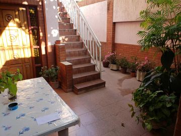 Casa Multifamiliar 6 Amb. Patio y Terraza