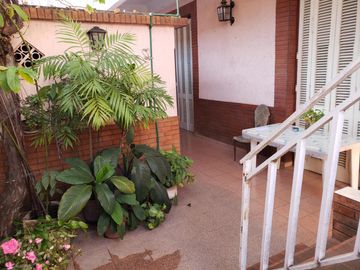 Casa Multifamiliar 6 Amb. Patio y Terraza