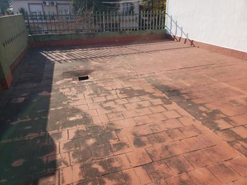 Casa Multifamiliar 6 Amb. Patio y Terraza