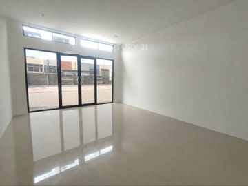 Gudang Brand New Siap Pakai Area Kamal Business Center