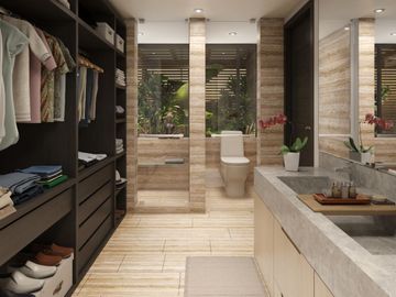 Residencia con  jardín y alberca privada,  en residencial con campo de golf y am