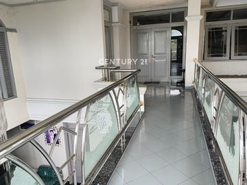 Dijual Ruko 3 Lantai Semi Furnished Di Karanggetas Cirebon