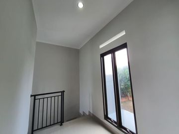 Rumah 2 lantai strategis free biaya dapat banyak bonus segera cek