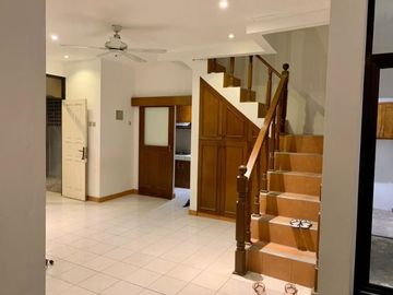 Rumah Cantik 2 Lantai Siap Huni Di Rajawali Bintaro Sektor 9 - OF 5566