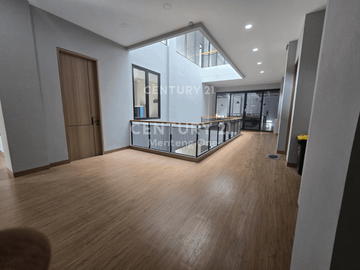 Brand New Commercial Building 5 Lantai Di Cideng