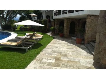 CASA EN VENTA A ORILLA DEL LAGO 