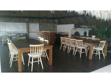 CASA EN VENTA A ORILLA DEL LAGO 