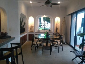 CASA EN VENTA A ORILLA DEL LAGO 