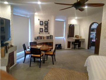 CASA EN VENTA A ORILLA DEL LAGO 